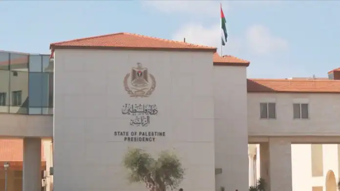 مروحيتان أردنيتان تنقلان الرئيس الفلسطيني محمود عباس من رام الله إلى عمان