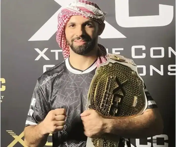 سيف زقزوق أول عربي يظفر بحزام بطولة العالم للمواي تاي