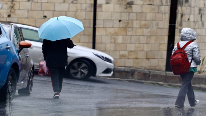 قرارات تعليق وتأخير الدوام في المدارس ليوم الأربعاء بسبب الأحوال الجوية