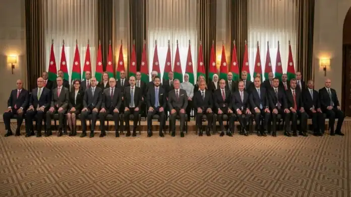 استنفار حكومي: حسان يوجه وزراءً للجنوب لمعالجة آثار السيول فوراً