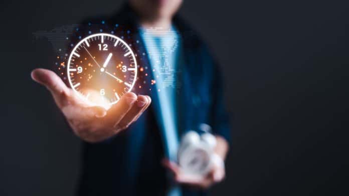 الأردن يحتل المرتبة الخامسة عالمياً في ساعات العمل: دراسة تحليلية للإنتاجية