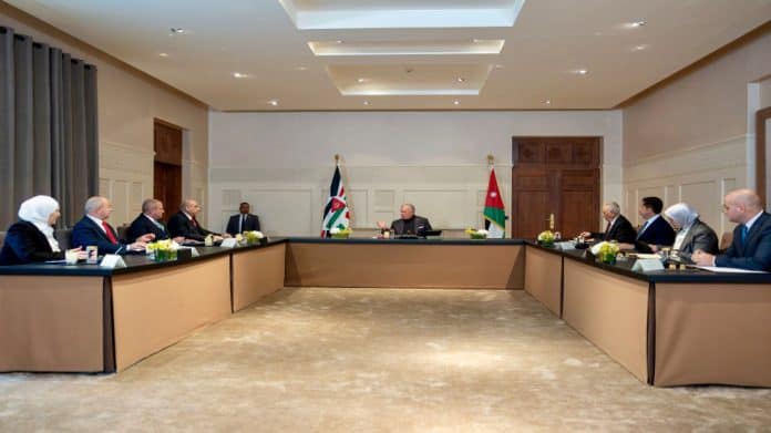 لقاء ملكي في قصر الحسينية: توجيهات بتعزيز العمل الحزبي وتنسيق الأولويات الوطنية