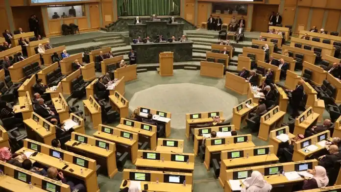 مجلس النواب يواصل إقرار مواد 