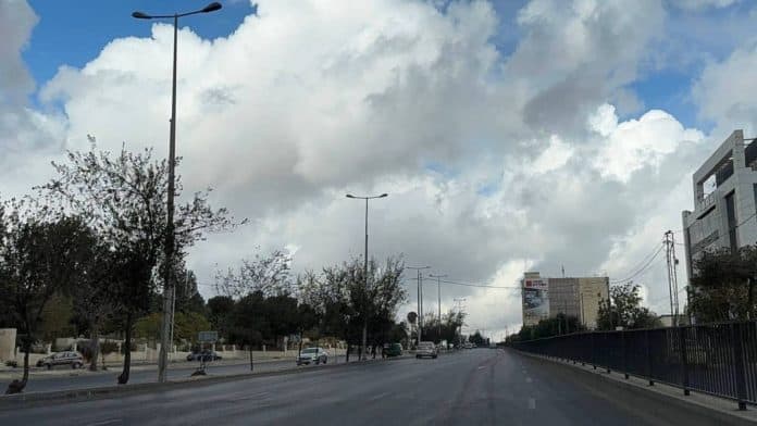 طقس الأردن: استمرار الأجواء الباردة وارتفاع الحرارة نهاية الأسبوع