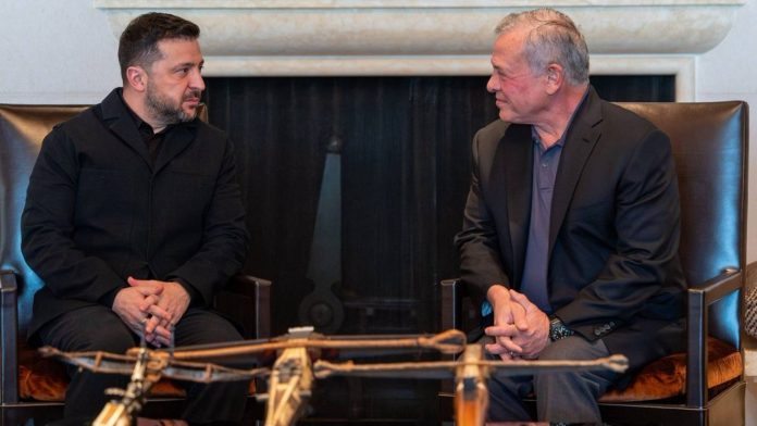 العاهل الأردني يبحث مع الرئيس الأوكراني تطورات المنطقة في عمّان