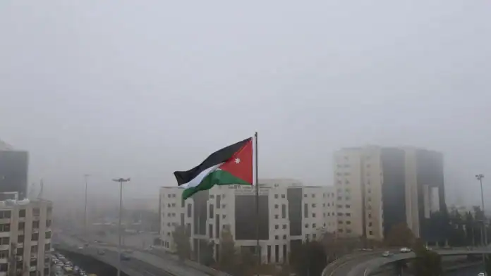 طقس الخميس: أجواء معتدلة وتنبيهات من الغبار